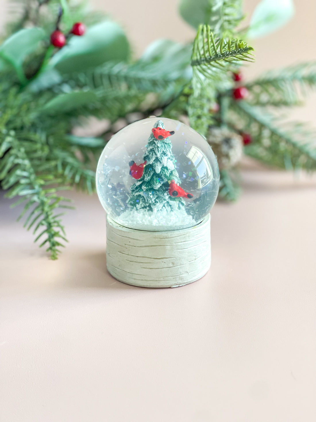 Cardinal Mini Snowglobe