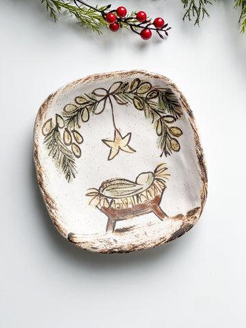 Etta B Pottery Manger With Star Dish