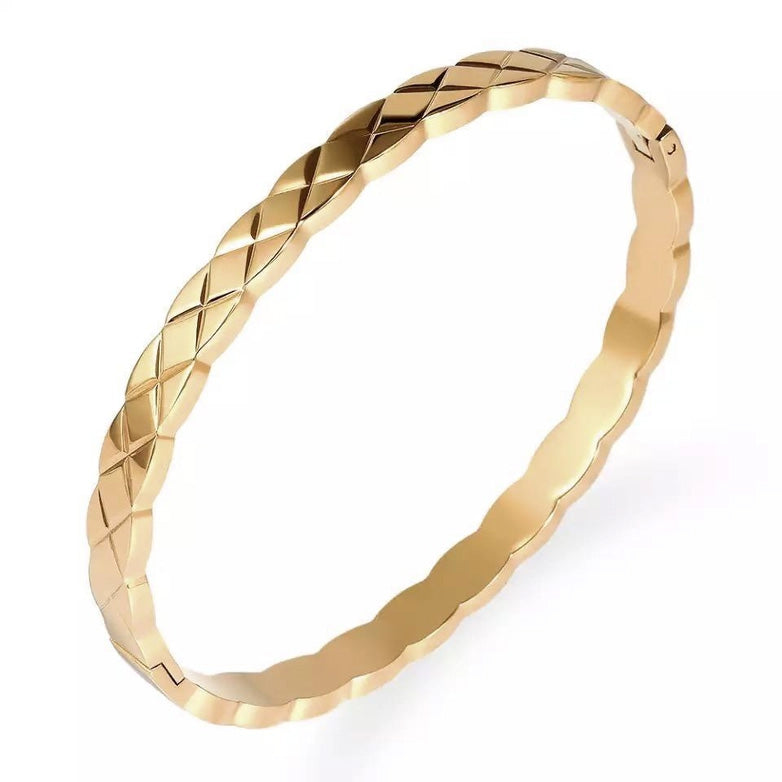 Quilt 18k D Bracelet
