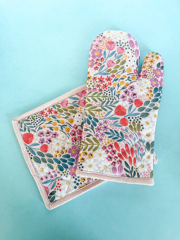 Summer Meadows Oven Mitt and Pot Holder Set