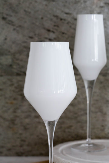 Vietri White Contessa Wine Glass