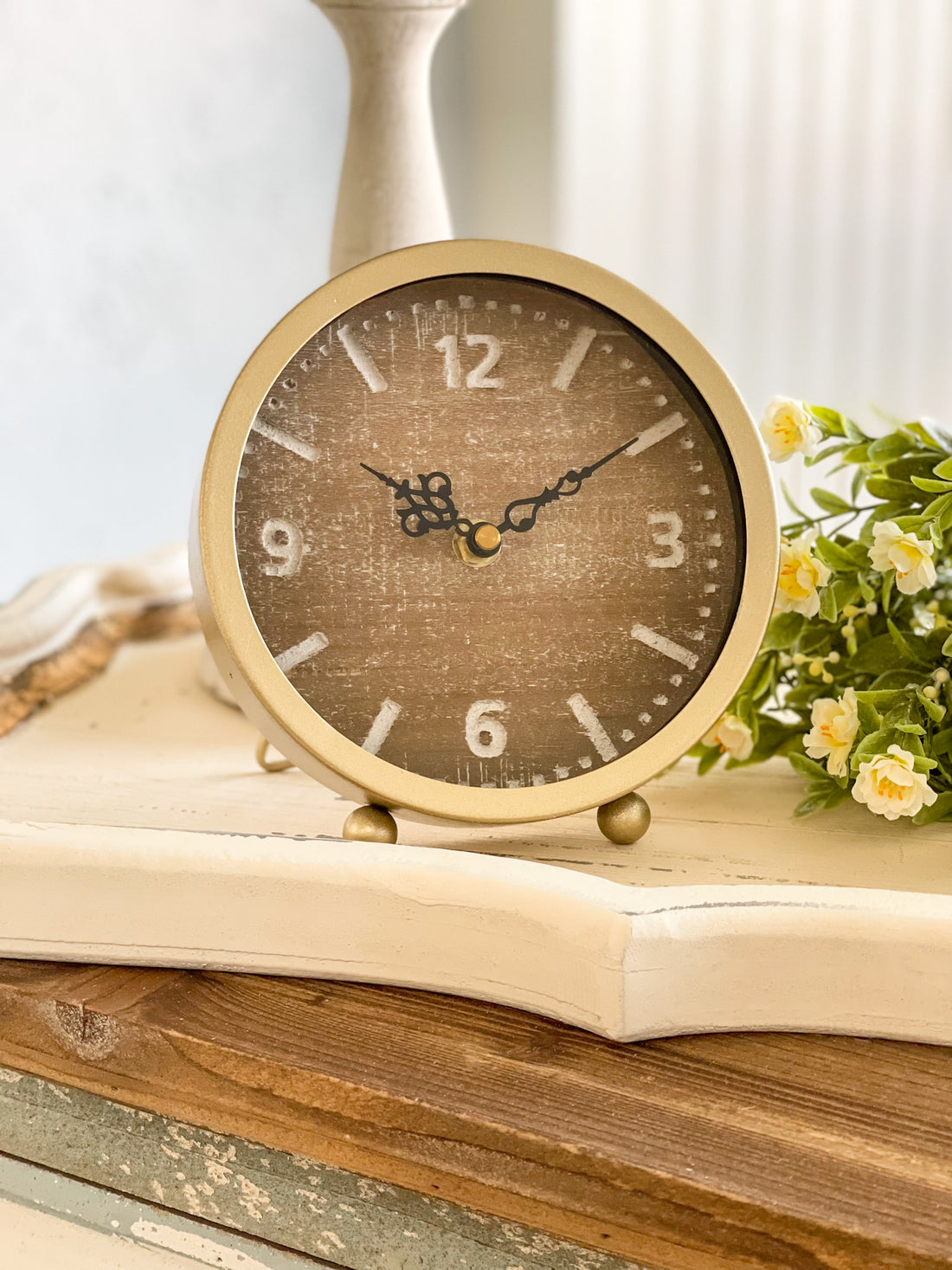 Natural Face Gold Table Clock
